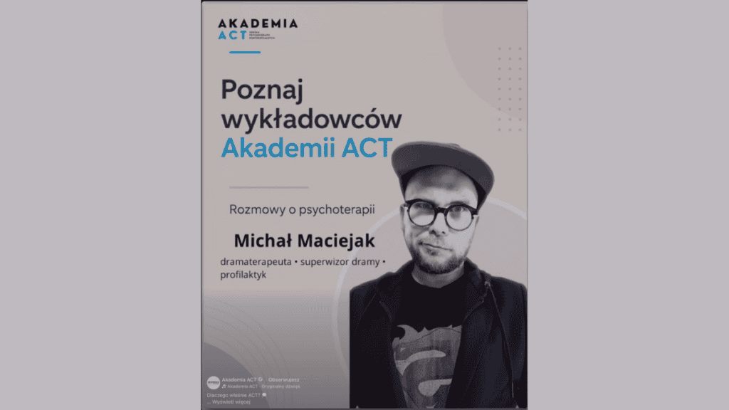 Michał Maciejak na grafice „Poznaj wykładowców Akademii ACT”.